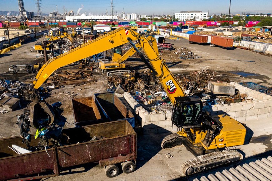 HIGH PERFORMANCE WITH LOW OPERATING COSTS ACHIEVED IN THE TOUGHEST APPLICATIONS BY THE NEW CAT MH3250 AND MH3260 MATERIAL HANDLERS